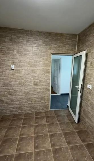 Apartament cu 3 camere decomandat, mobilat în Nicolina