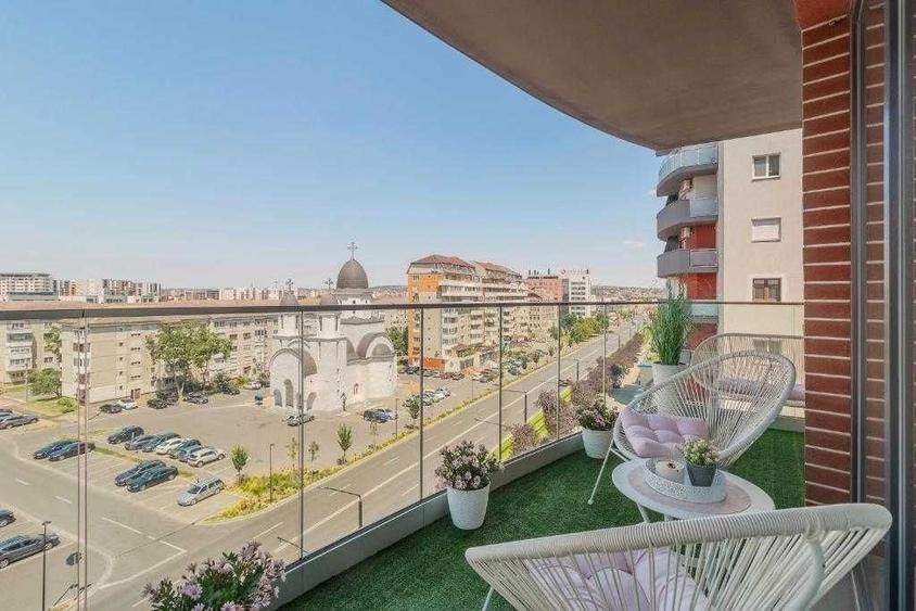 Apartament cu 3 camere decomandat în Exterior Vest