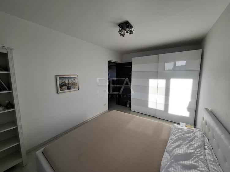 Apartament cu 3 camere semidecomandat, mobilat în Drumul Taberei