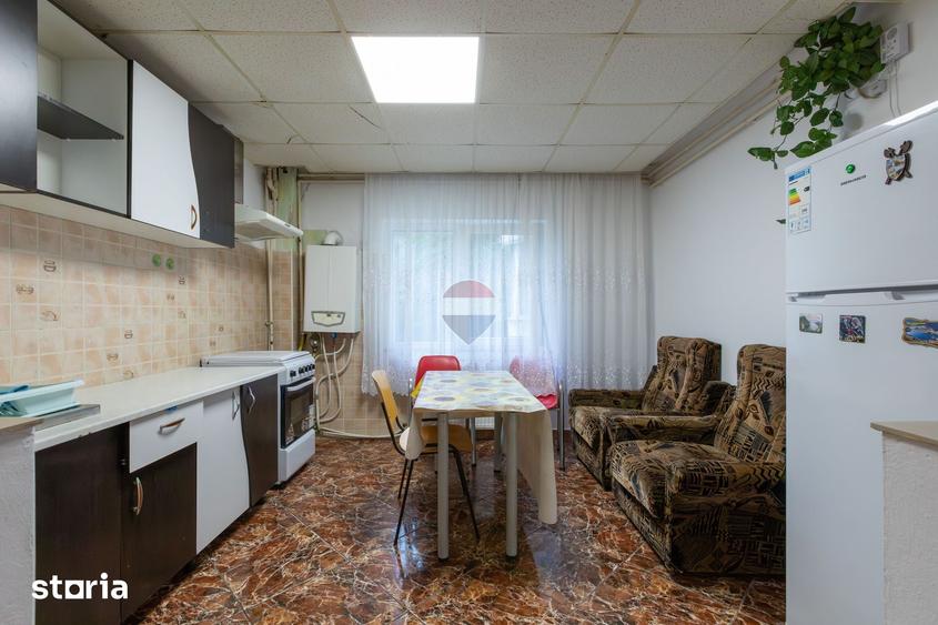 Apartament cu 3 camere decomandat în Mioriței