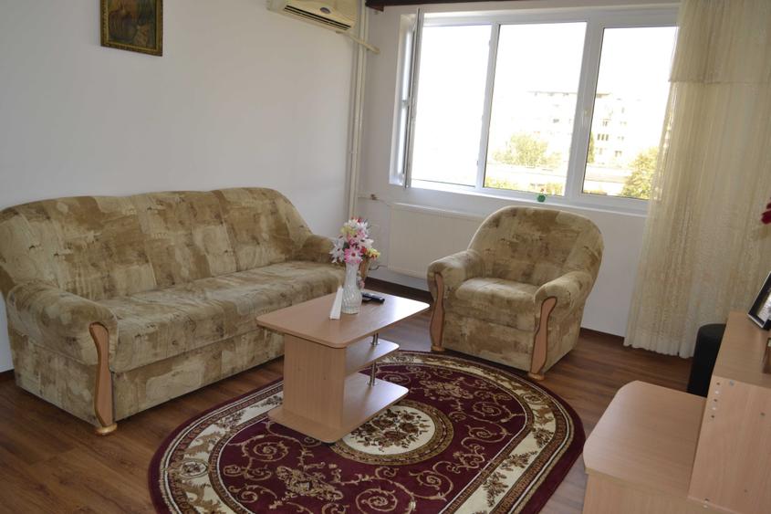 Apartament cu 2 camere decomandat în Berceni