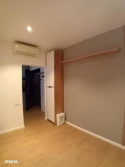 Apartament cu 4 camere în Victoriei