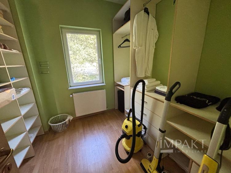 Casă individuală cu 5 camere cu Canalizare în Făget