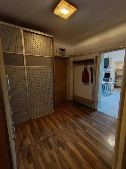 Apartament cu 3 camere decomandat în Săsar