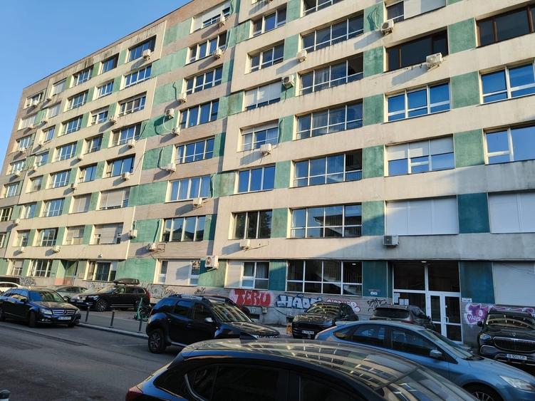 Garsonieră decomandată, mobilată în Eminescu