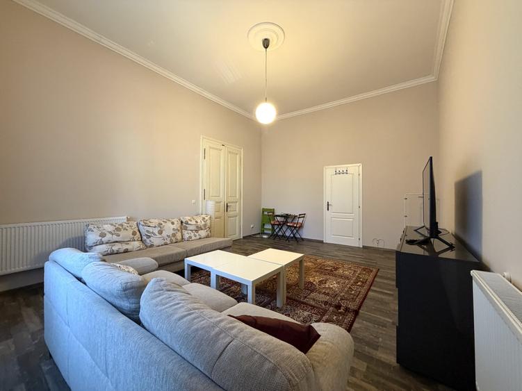 Apartament cu 3 camere circular, mobilat în Sinaia