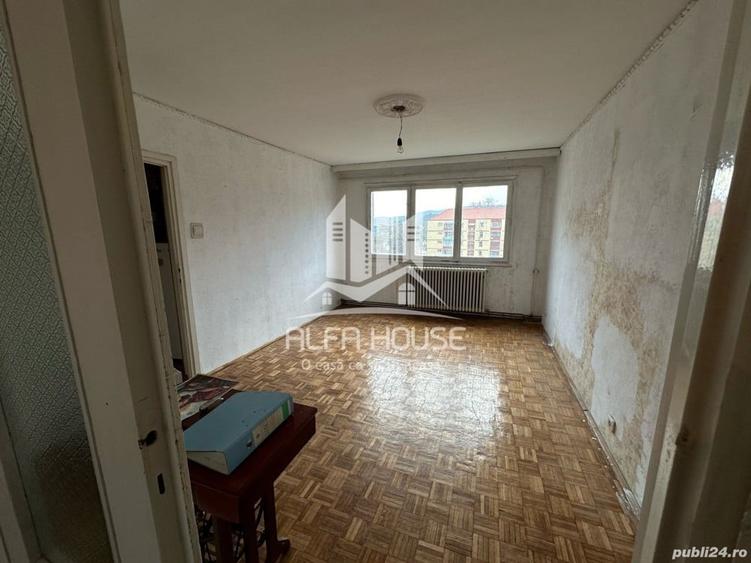 Apartament cu 3 camere semidecomandat în Govândari