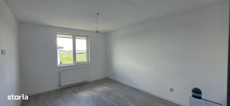 Casă cu 3 camere cu Teren 230 Mp în Clinceni