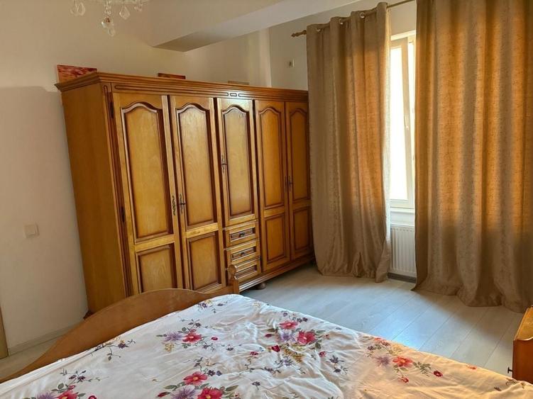 Apartament cu 2 camere decomandat în Berceni