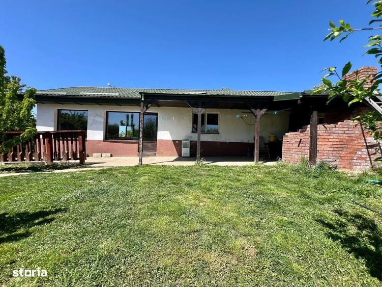 Casă cu 3 camere în Pietrăria