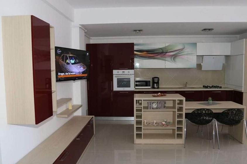 Apartament cu 2 camere decomandat în Palazu Mare