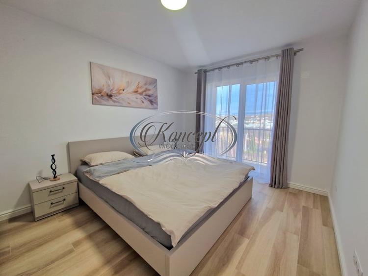 Apartament cu 4 camere semidecomandat, mobilat în Borhanci