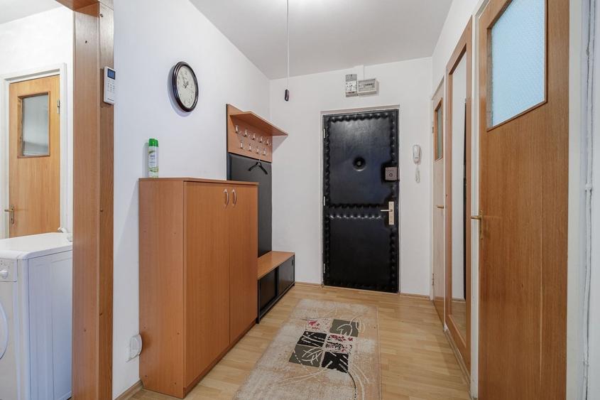 Apartament cu 3 camere decomandat, mobilat în Drumul Taberei