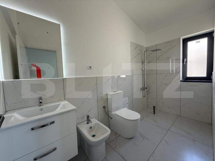 Casă individuală cu 3 camere cu Canalizare în Nord