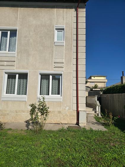 Casă individuală cu 8 camere cu Canalizare în Eforie Nord