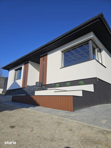 Casă cu 5 camere cu Teren 390 Mp în Șura Mare