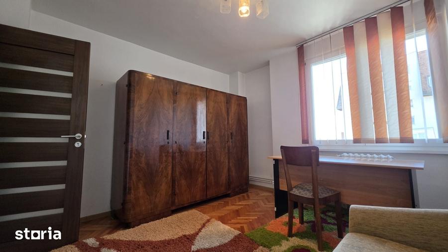 Apartament cu 3 camere decomandat în Ultracentral