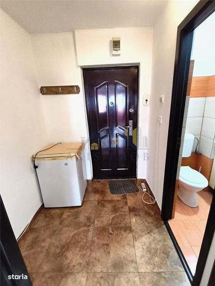 Garsonieră semidecomandată în Micro 3