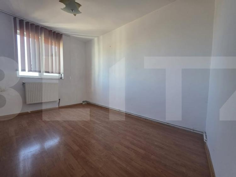Apartament cu 2 camere decomandat în Lenin