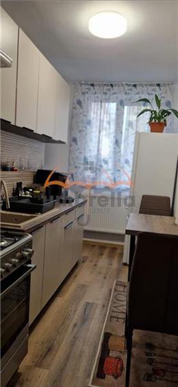 Apartament cu 3 camere decomandat în Horea