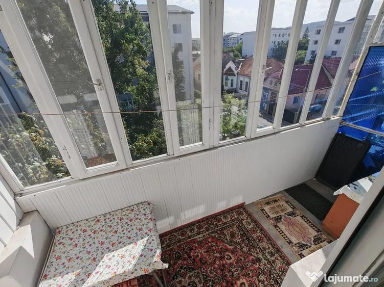 Apartament cu 3 camere decomandat în Ultracentral
