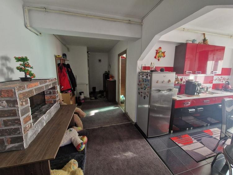 Apartament cu 2 camere decomandat, mobilat în Florești — fotografia 3
