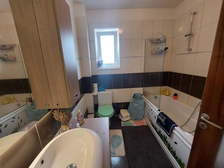 Apartament cu 2 camere decomandat în Turnișor