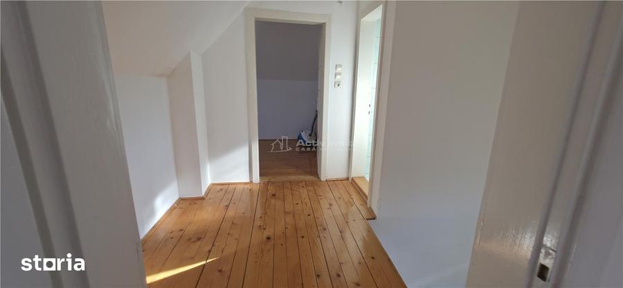 Casă cu 4 camere cu Teren 1219 Mp în Remetea Mare
