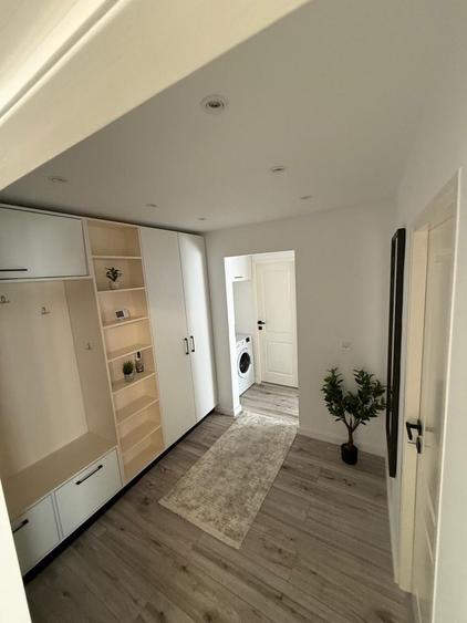 Apartament cu 2 camere decomandat în 1 Mai