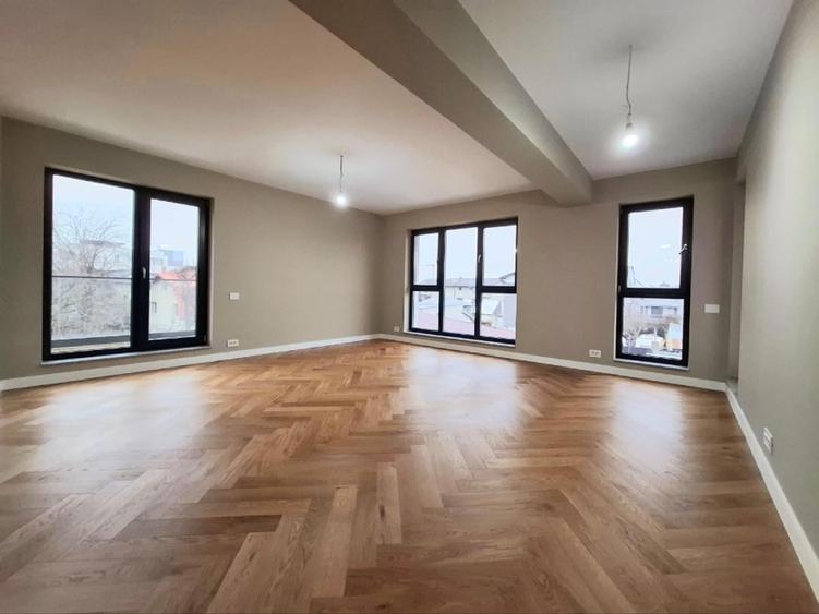 Apartament cu 3 camere decomandat în Theodor Pallady