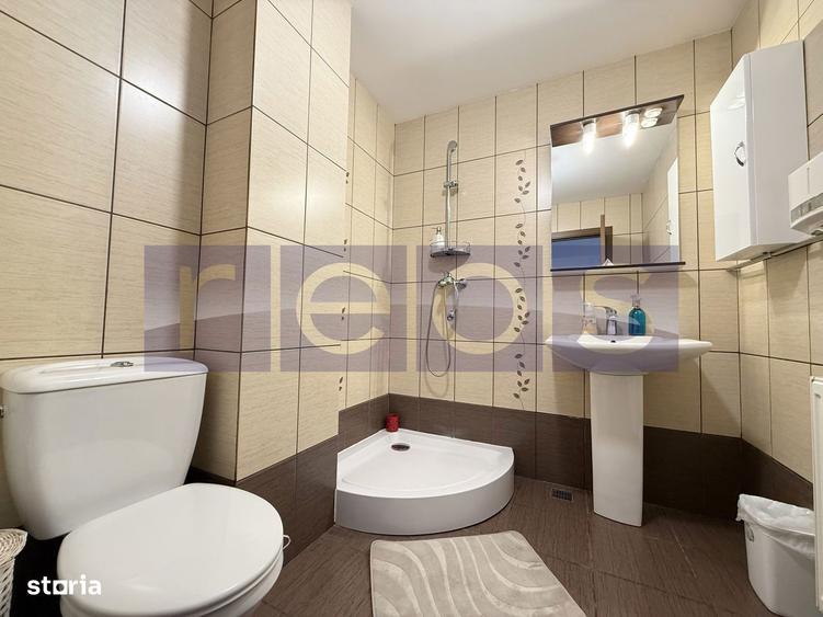 Casă cu 6 camere cu Teren 450 Mp în Dobroești