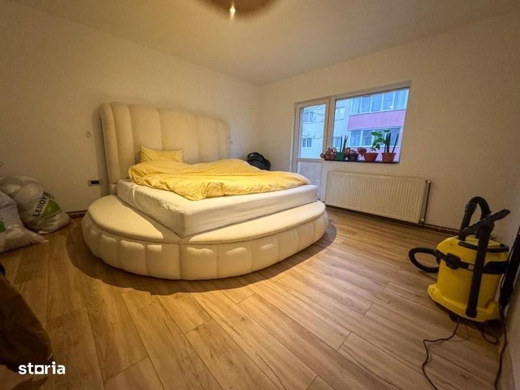 Apartament cu 3 camere decomandat în Zorilor