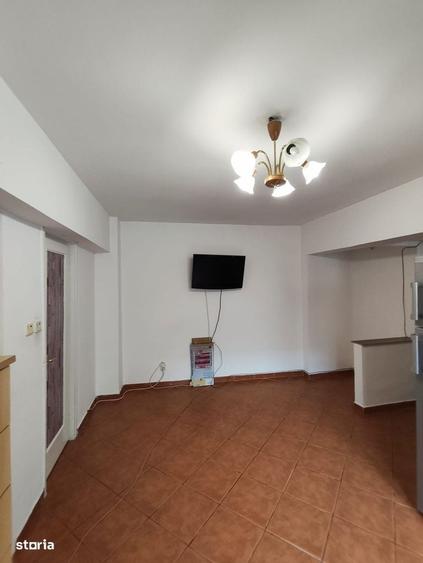 Apartament cu 3 camere în Calea Victoriei
