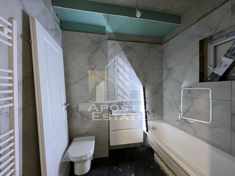 Apartament cu 3 camere semidecomandat în Torontalului