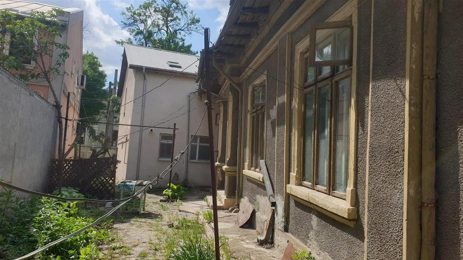 Casă cu 4 camere cu Canalizare în Central