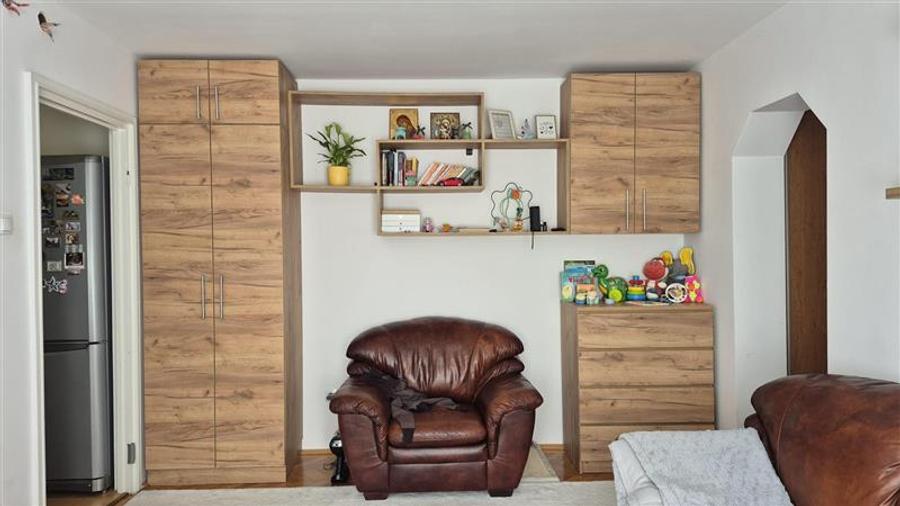 Apartament cu 2 camere semidecomandat, mobilat în Astra