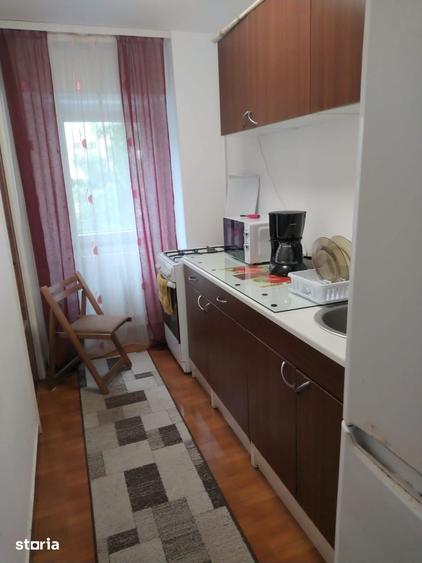Garsonieră decomandată în Tei