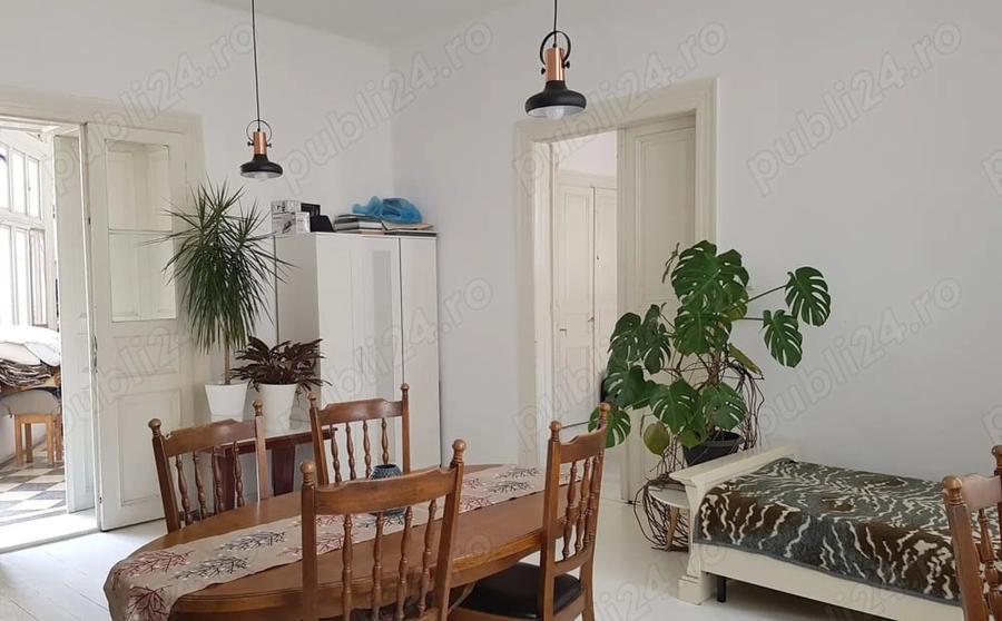 Casă cu 3 camere cu Teren 1477 Mp în Central
