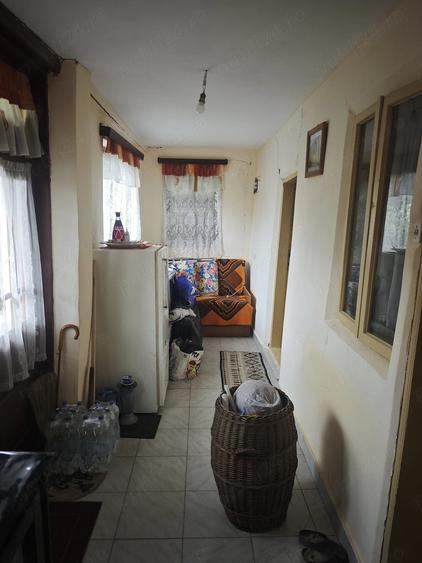 Casă cu 2 camere cu Teren 1800 Mp în Ungheni