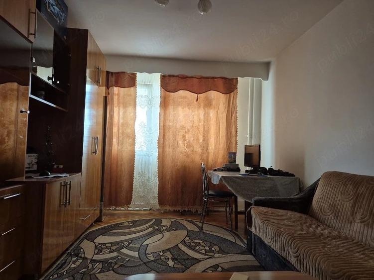 Apartament cu 2 camere decomandat în Exterior Vest