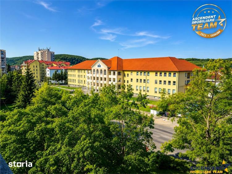 Apartament cu 3 camere, mobilat în Simeria