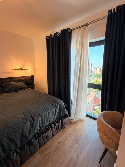 Apartament cu 2 camere semidecomandat, mobilat în 13 Septembrie