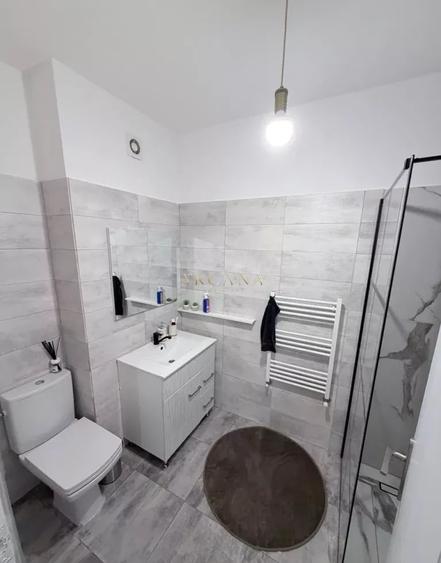 Apartament cu 2 camere semidecomandat, mobilat în Sopor