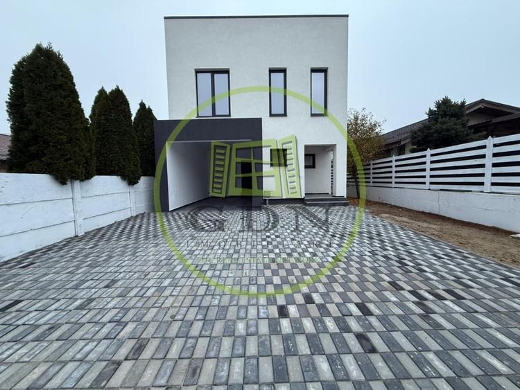 Casă individuală cu 4 camere cu Canalizare în Bariera Vâlcii