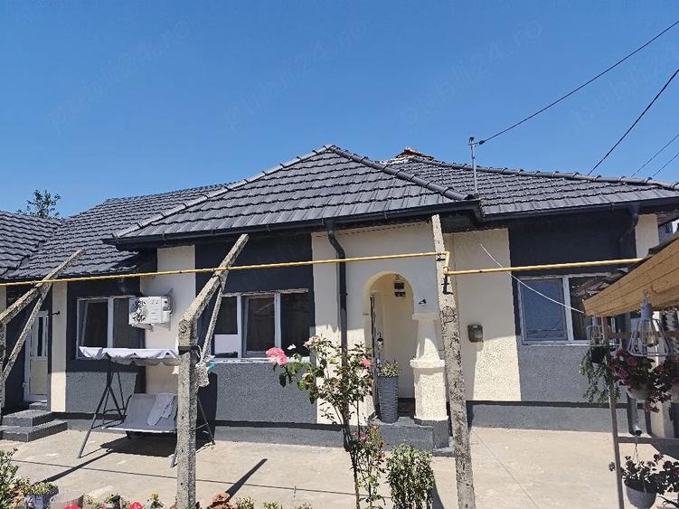 Casă cu 4 camere cu Teren 270 Mp în Central