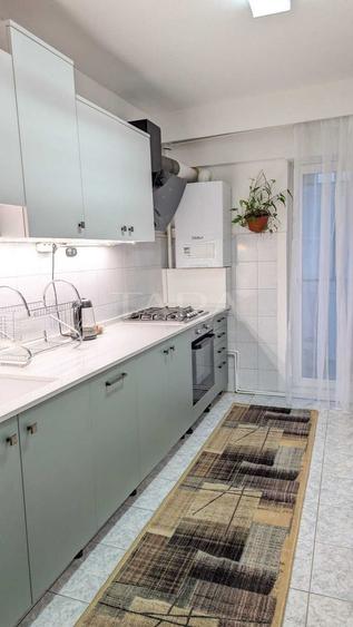 Apartament cu 4 camere decomandat, mobilat în Mărăști