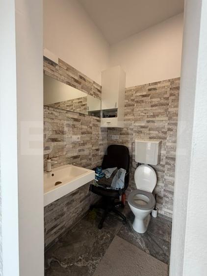Apartament cu 2 camere semidecomandat, mobilat în Florești
