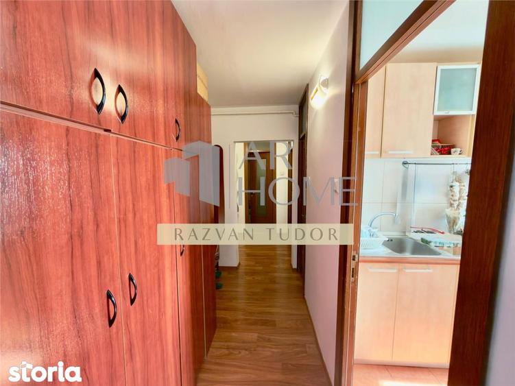 Apartament cu 3 camere decomandat, mobilat în Democrației