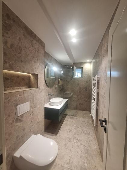Apartament cu 4 camere decomandat în Central