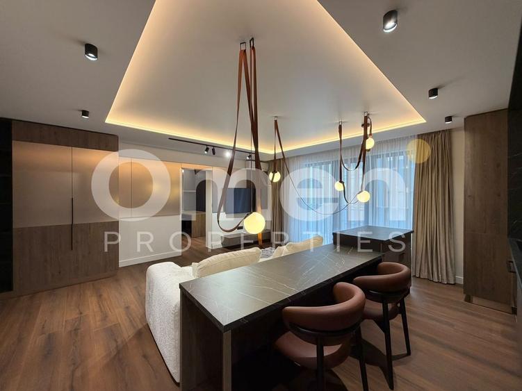 Apartament cu 3 camere semidecomandat, mobilat în Ultracentral